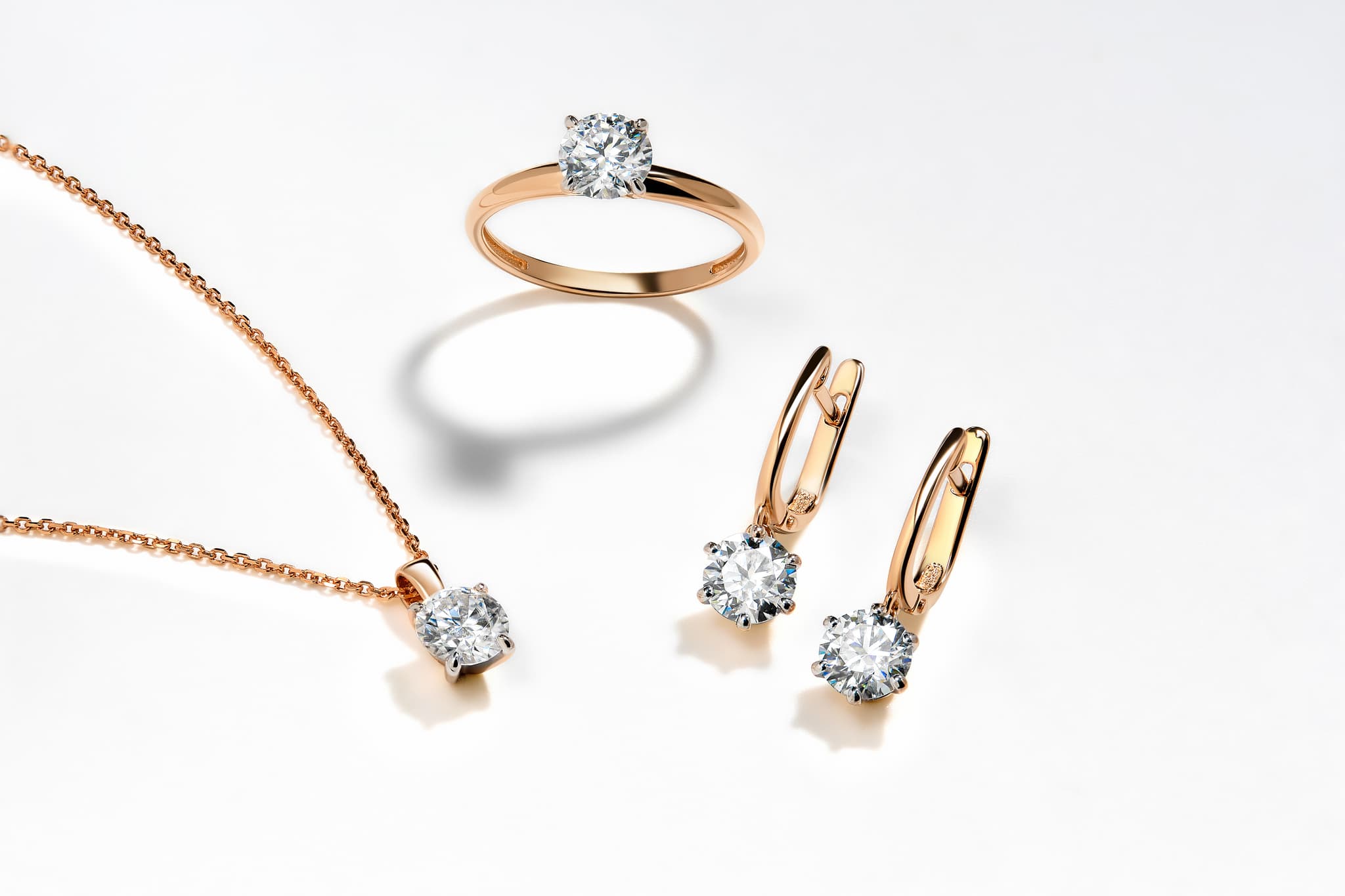 Melee Diamonds: GIA Definition, Sizes & Prices (2026)
